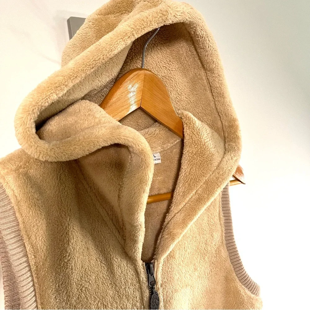 BB Dakota Teddy Fleece Hoodie Tan Full Zip Women’s Vest Size Large